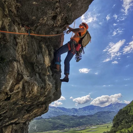 Bergsteigen mit einem Bergführer auf dem Monte Baone in Garda Trentino 1
